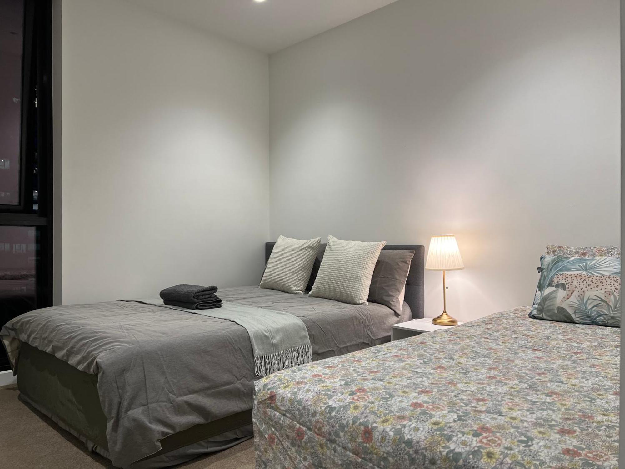 Quiet Cbd 3B2B Apartment + Free Parking, Melbourne